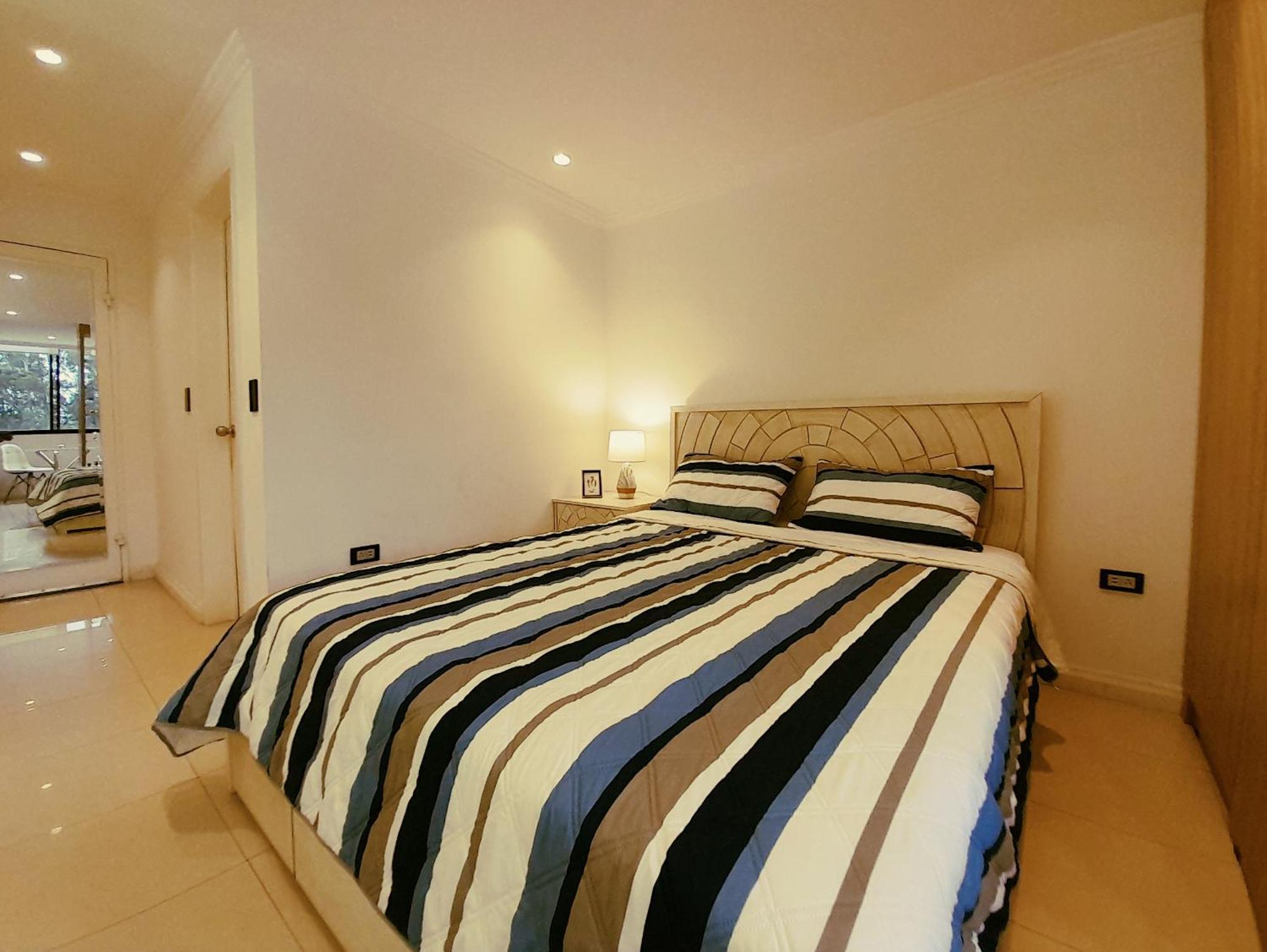 Elegante Suite Privada En Cuenca - Parqueo Incluido 外观 照片